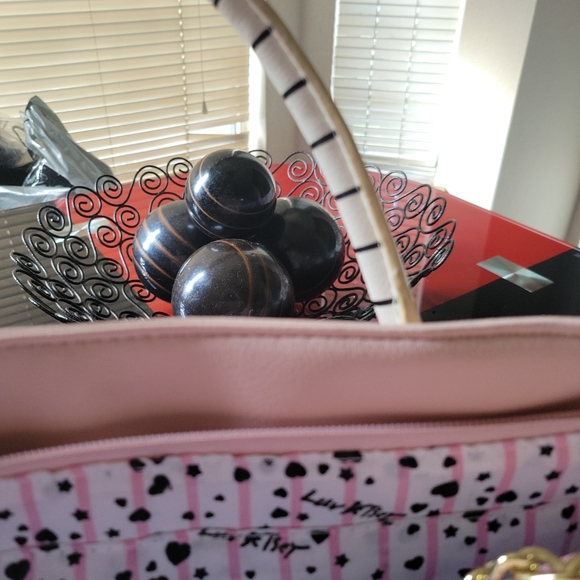 Sold - Picture 5 of 12